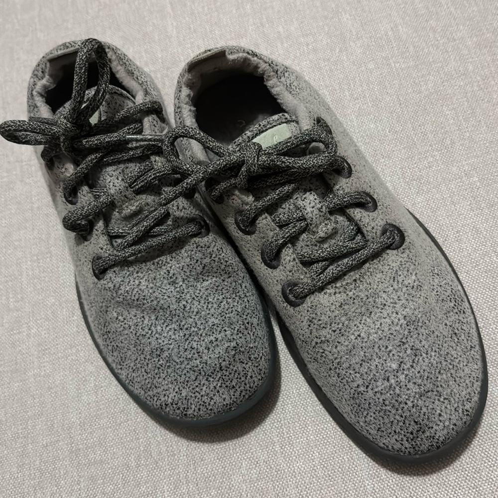 Wmns Allbirds Wool Runners-Sz 8-Light Grey with Dark Grey Soles - Picture 5 of 16